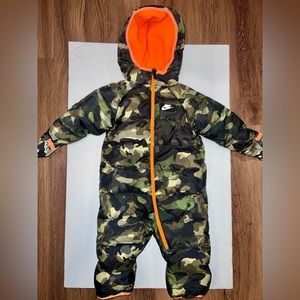 Nike Puffer Snowsuit (12M)